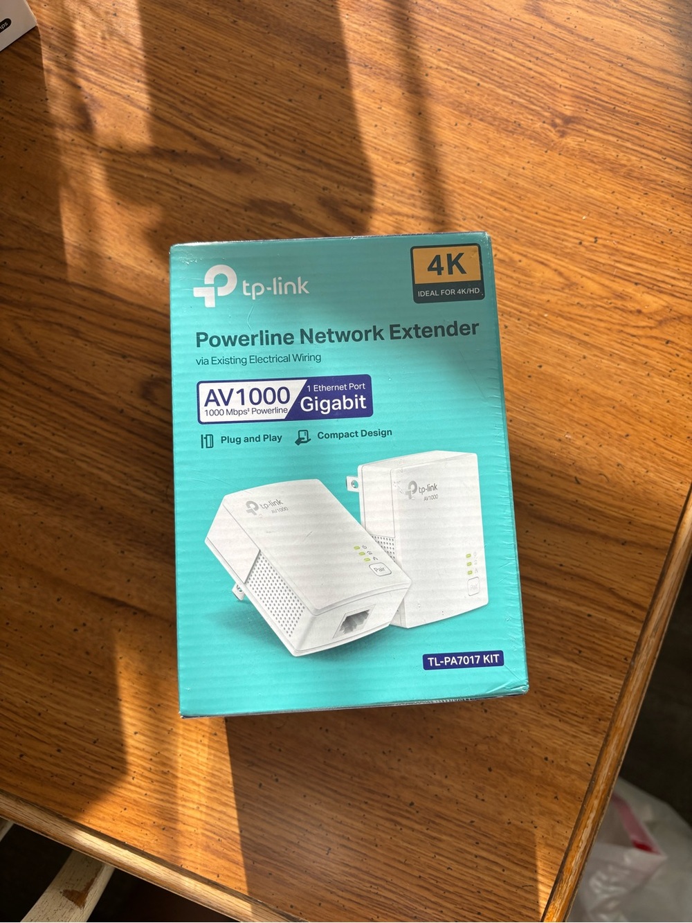 TP-Link Powerline Network Extender Kit in Teal and White